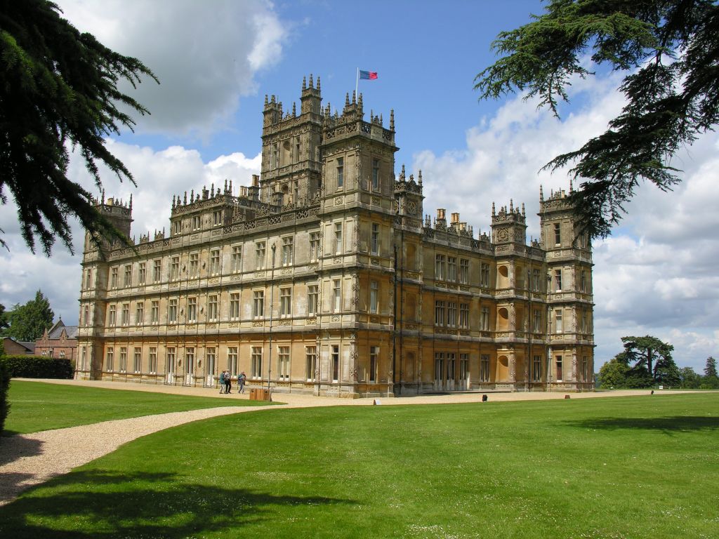 Casa Downtown Abbey - Neomag.