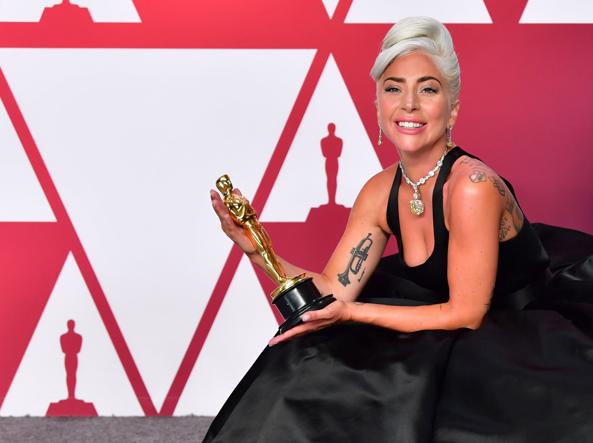 Miglior canzone a Shallow - Neomag.