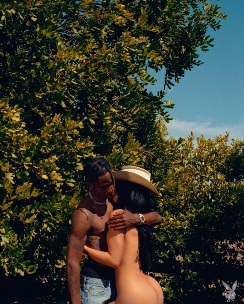Kylie Jenner e Travis Scott nudi - Neomag.