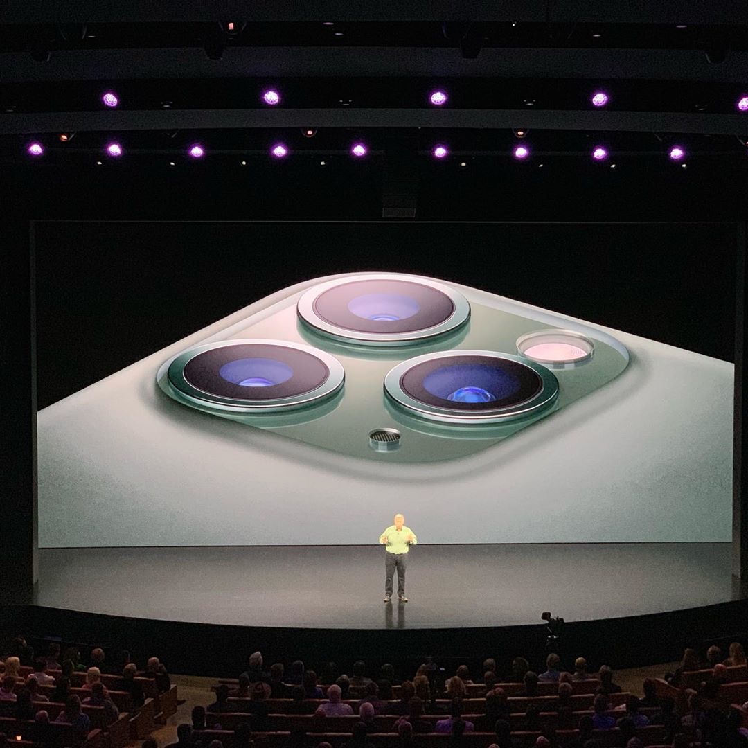 Nuovo Iphone 11 - Presentazione Steve Jobs Theater - Neomag.