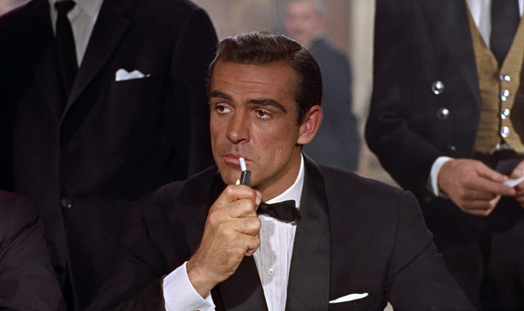 Sean Connery in James Bond - Neomag.