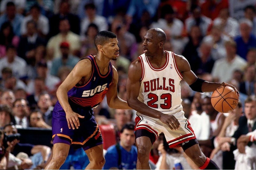 Michael Jordan gioca a Basket - neomag.