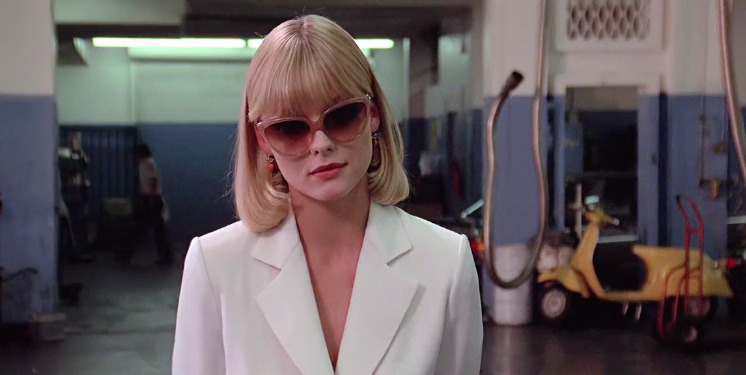 Michelle Pfeiffer in Scarface - Neomag.