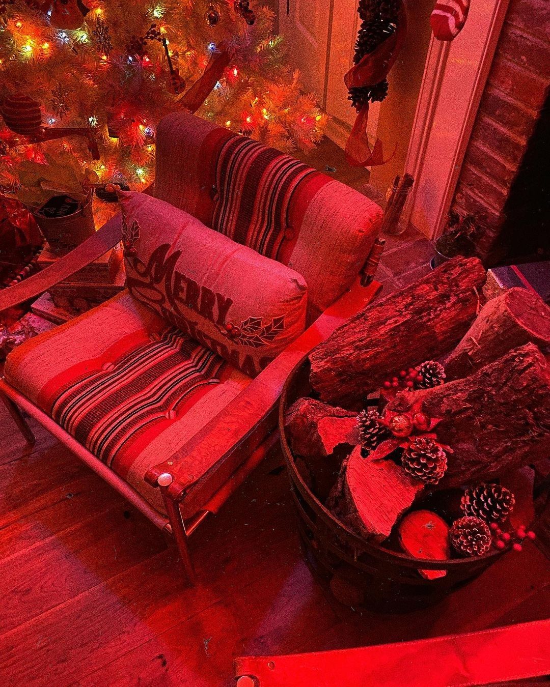 Le decorazioni per Natale di Gigi Hadid - Neomag.