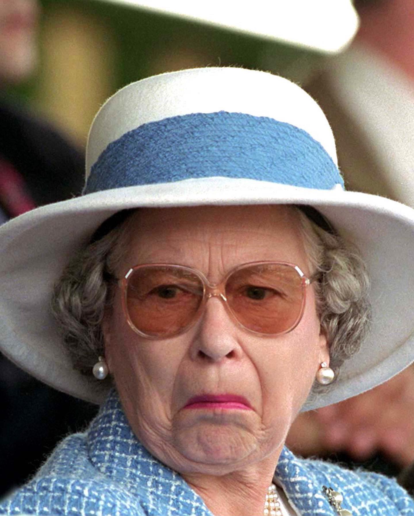 Elisabetta II - neomag.