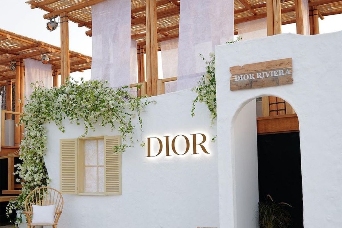 Dior a Dubai: una boutique che unisce savoir faire e high-tech in spiaggia