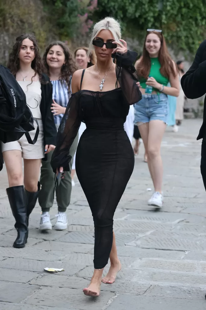 Kim Kardashian in Dolce e Gabbana - Neomag.
