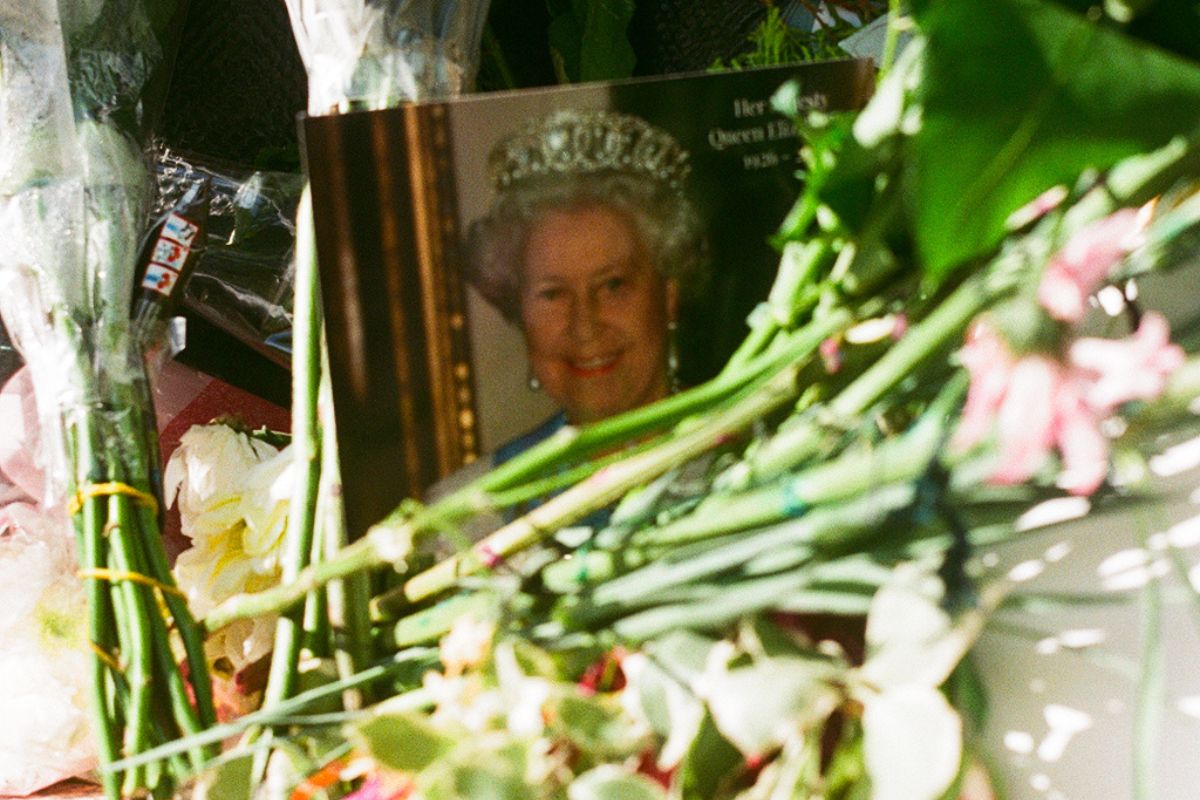 Tutta Londra rende omaggio alla regina Elisabetta II
