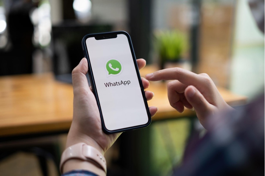 Come spiare WhatsApp gratis, legalmente e per lavoro, senza il telefono della persona