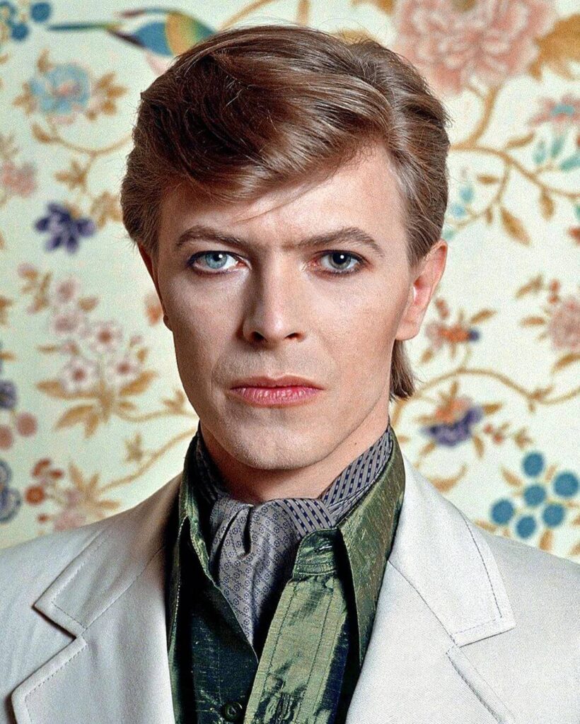 david bowie coming out - neomag.