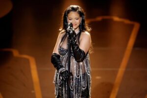 Rihanna agli Oscar 2023 - Neomag.