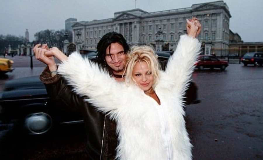 Pamela Anderson e Tommy Lee per l’afterparty dei Grammy Awards, 1995