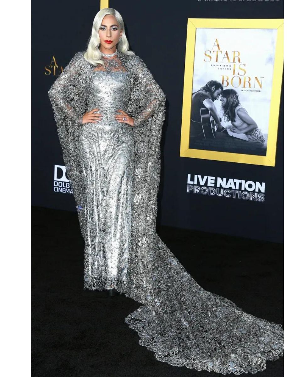 Lady Gaga a star is born - neomag.